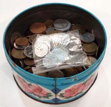 A bulk quantity of gaming machine and transport tokens, 2.3kg