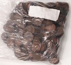 A large quantity of GB pre-decimal pennies/half pennies; etc.