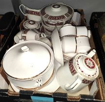 An Alfred Meakin "Savoy" part dinner and tea service, approx. 30 pieces and a gilt bordered part