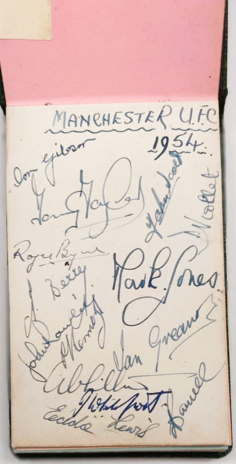 A sheet of MUFC autographs in album dated 1954: Harry Taylor, Dennis Viollet, Eddie Lewis and 11