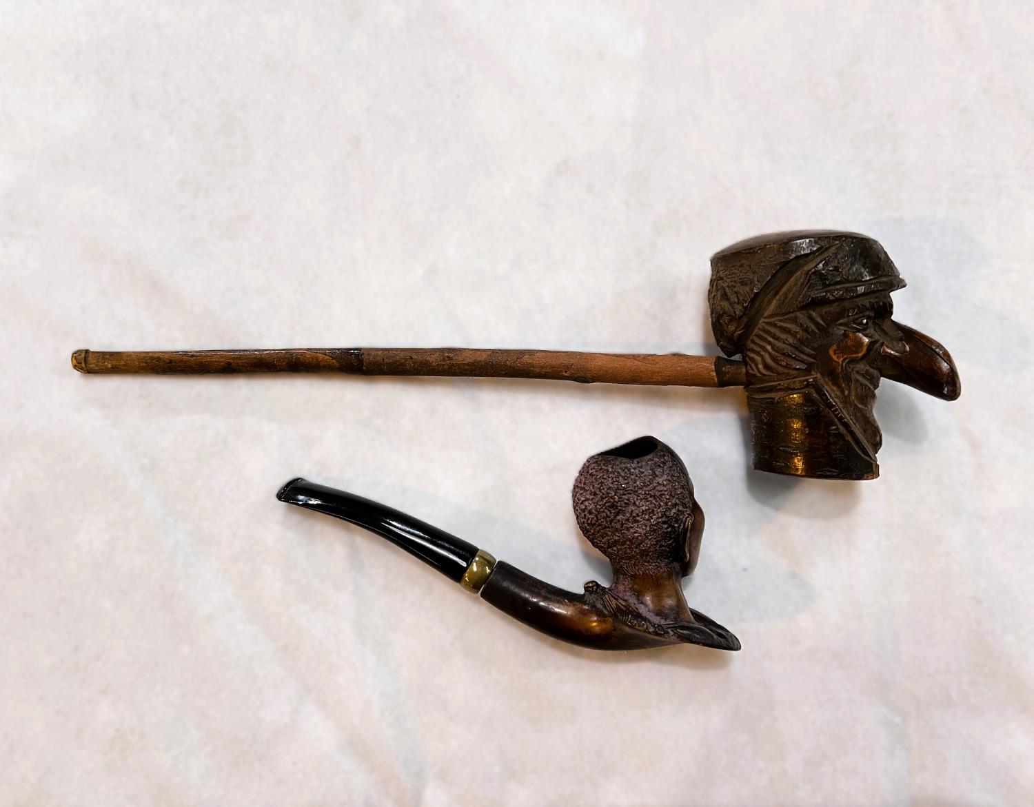 A Meerschaum tobacco pipe with carved figural bowl; a Black Forest style carve wood pipe - Image 3 of 5