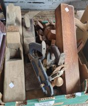 Approx. 14 19th/20th century wood planes