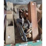 Approx. 14 19th/20th century wood planes