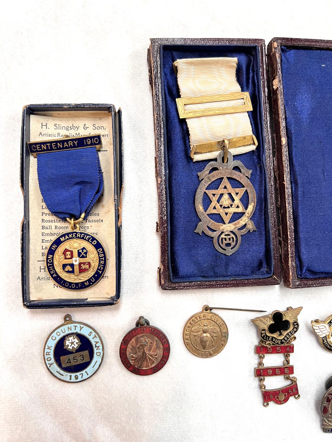 A hallmarked silver Masonic medal in case (case a.f) a variety of non military badges etc - Image 2 of 3