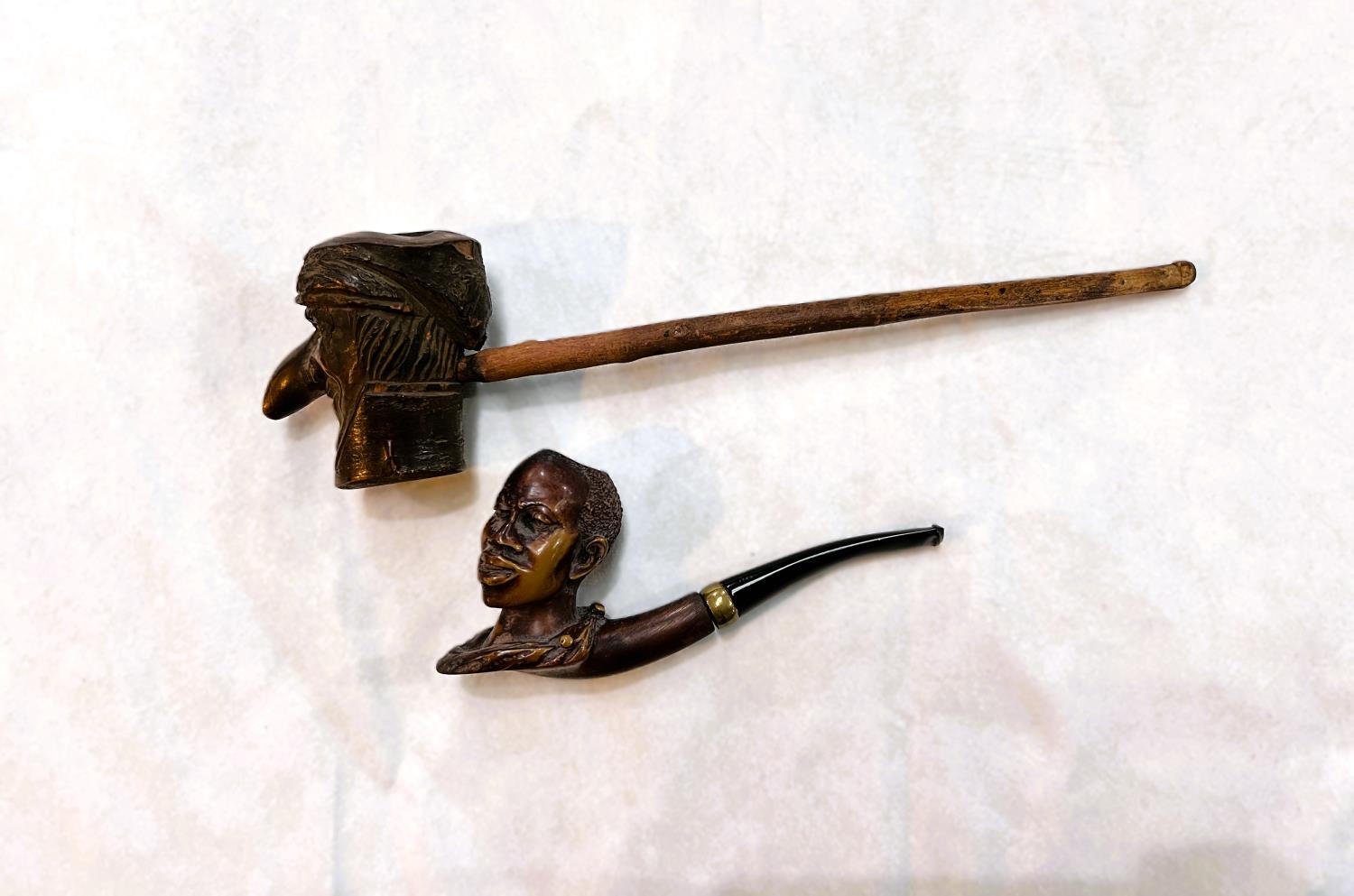 A Meerschaum tobacco pipe with carved figural bowl; a Black Forest style carve wood pipe - Image 2 of 5