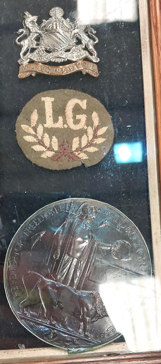 WWI pair of medals with cap badges in display frame with photograph to 29831 Pte George Lord, 1st - Image 3 of 5