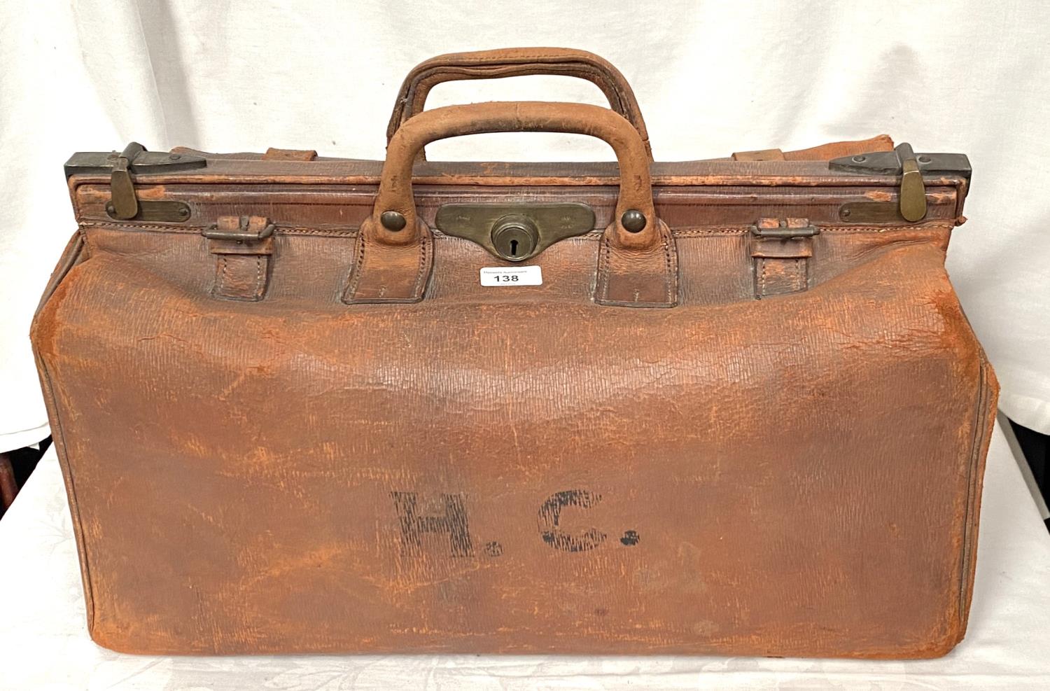 A large leather Gladstone bag - Image 2 of 2