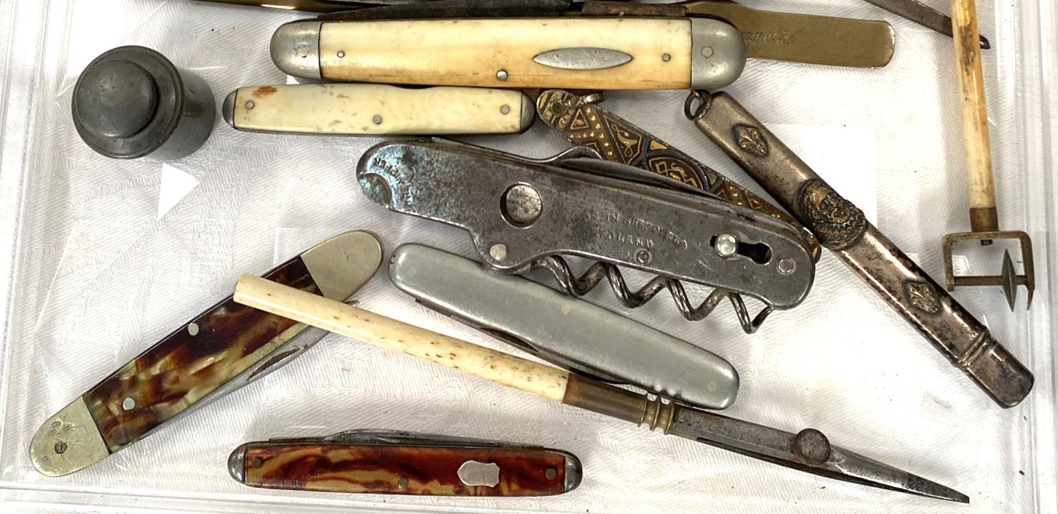 A collection of vintage penknives etc - Image 3 of 3