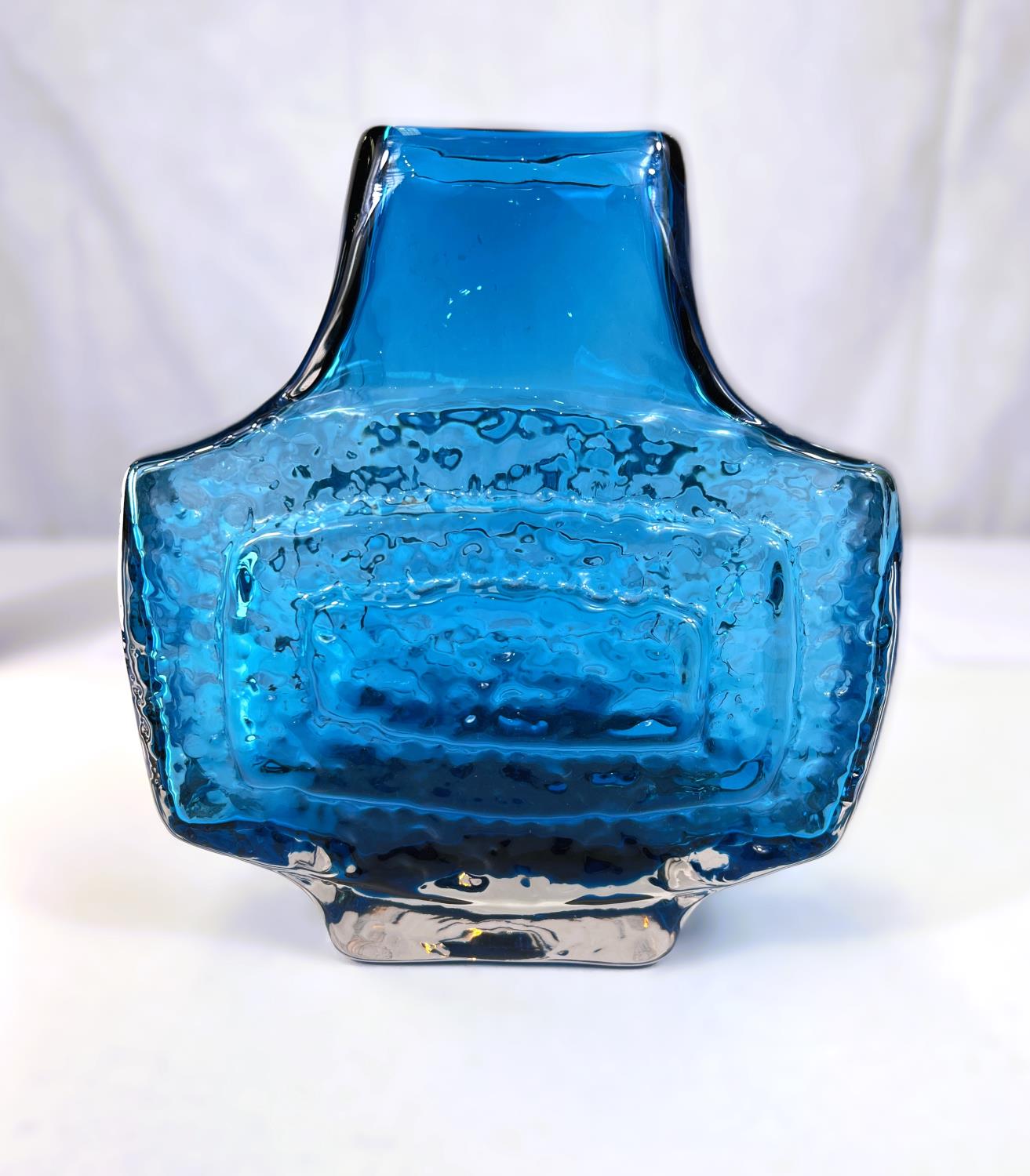 Whitefriars Geoffrey Baxter 'TV' glass vase Kingfisher blue colour pattern 9677 height 18cm