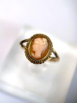 A 9 carat hallmarked gold female head cameo set ring, 3 gm, size M