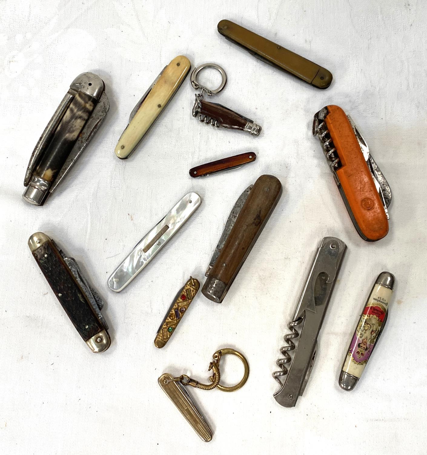 A selection of early 20th century pocket knives and other later examples - Image 2 of 2