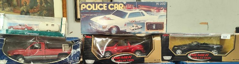 A vintage boxed police car, battery operated Fabrique en Chine, Two Motor Max Premier Collection