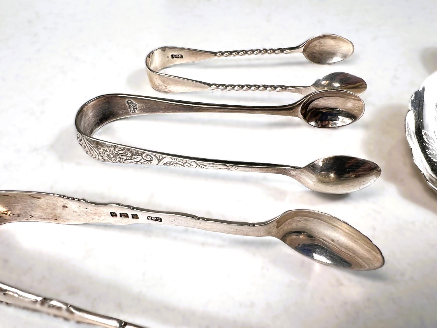 A mixed selection of hallmarked silver teaspoons, sugar tongs etc, 5.3oz - Image 5 of 8