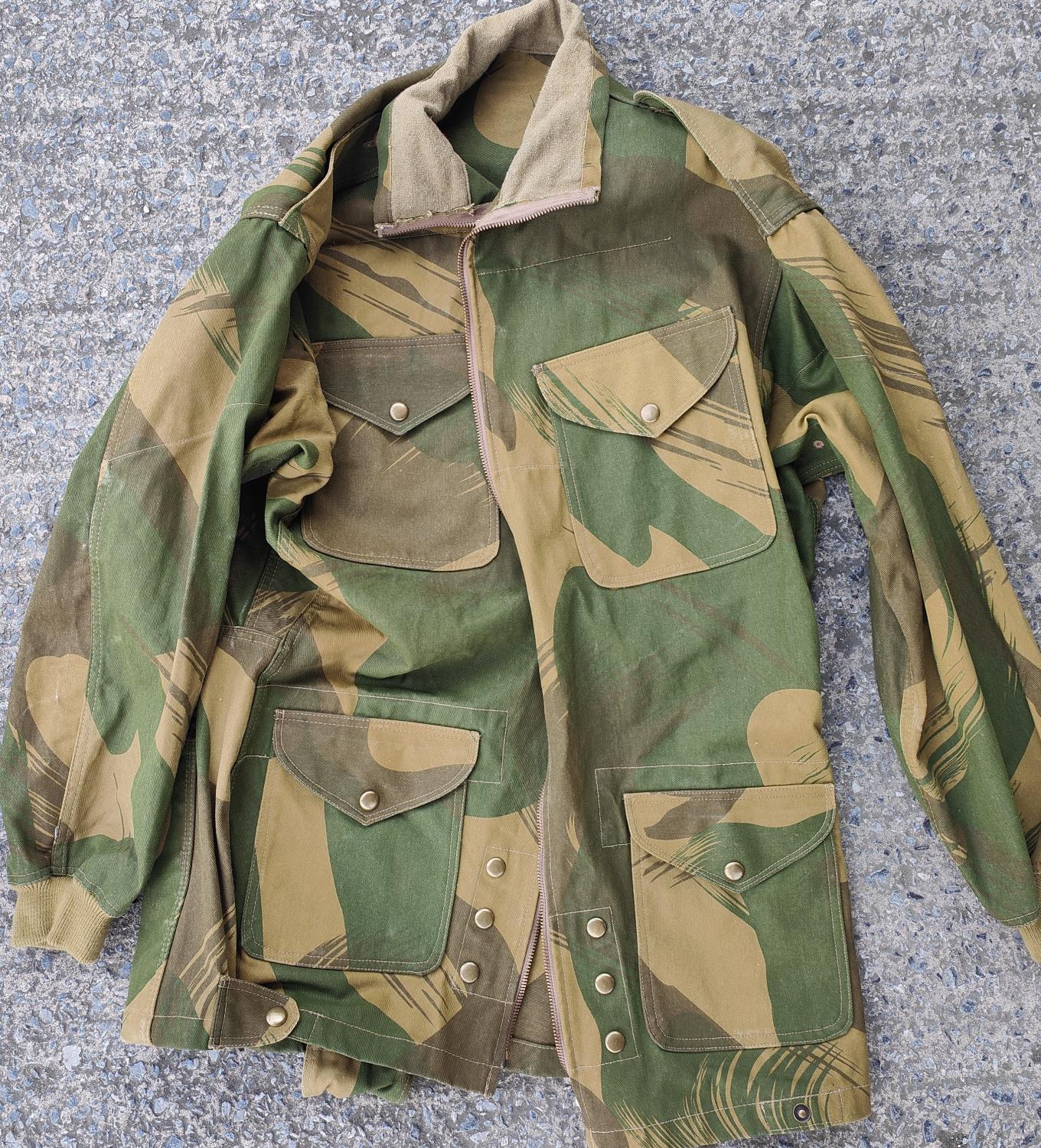 A WWII style camouflage airborne trouper Smock Denison, size 5 (large)