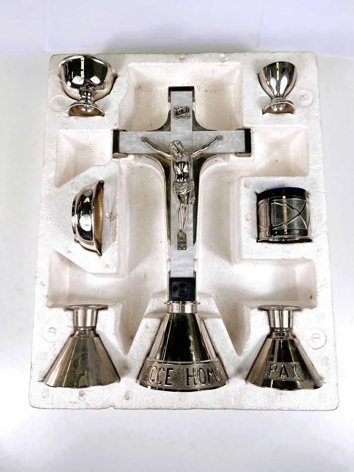 A silver plated altar set with crucifix, candlesticks etc - Image 2 of 8