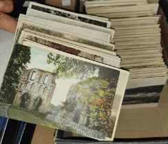 A collection of hundreds of early 20th century and onwards postcards, churches, seaside, ruins etc