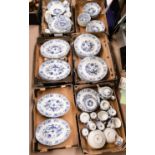 A large "Meissen Onion Pattern" dinner and tea service by THUN, approx. 125 pieces