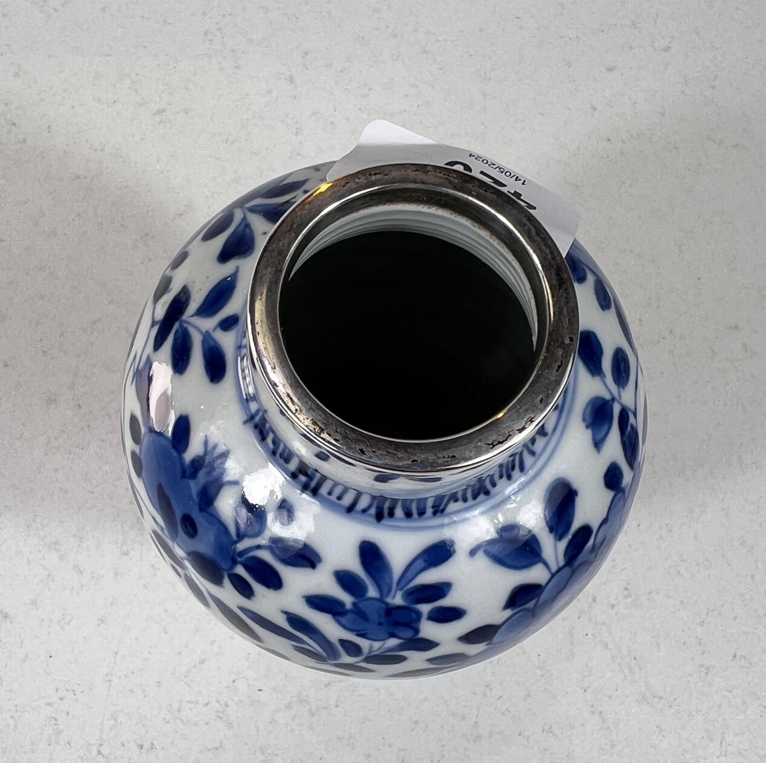 A Chinese Kangxi period blue and white vase with applied silver rim (neck does not appear to be - Image 2 of 4