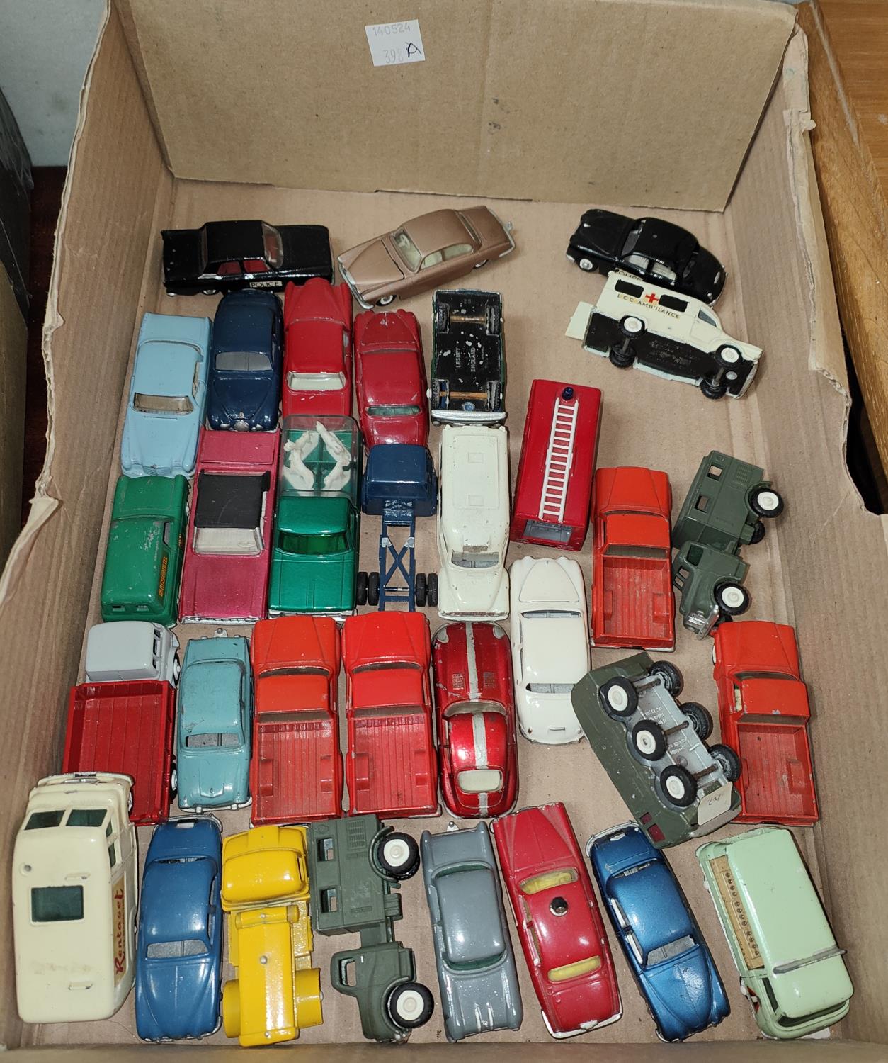 A collection of Matchbox vehicles 32 Playworn