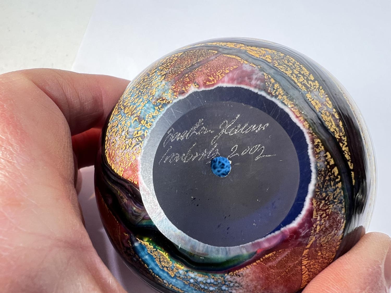 Johnathan Harris Paperweights: A signed 'Watergarden' paperweight decorated in blue with gold - Image 4 of 6