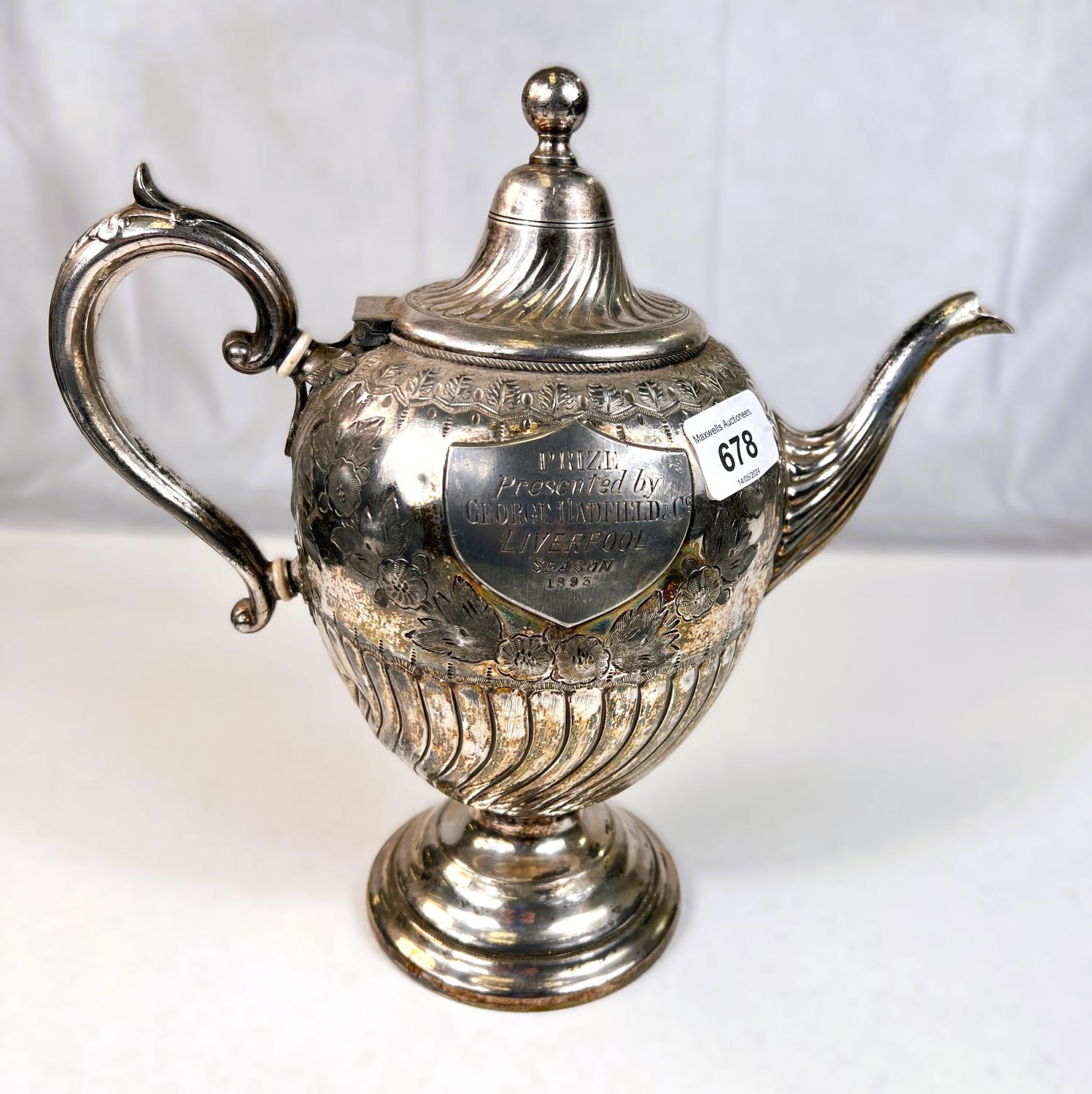 A Liverpool Football related silverplated 1893 season teapot prize presented by George Hadfield - Bild 2 aus 2