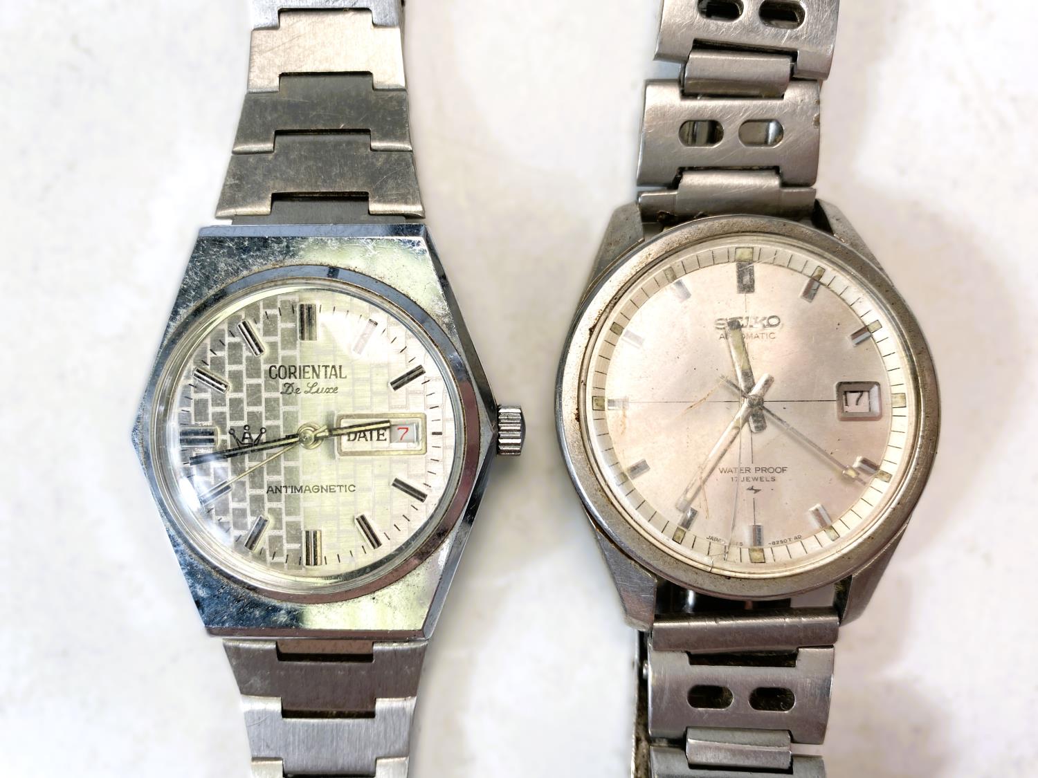 A vintage Seiko stainless steel automatic wrist watch and a similar watch - Image 2 of 5