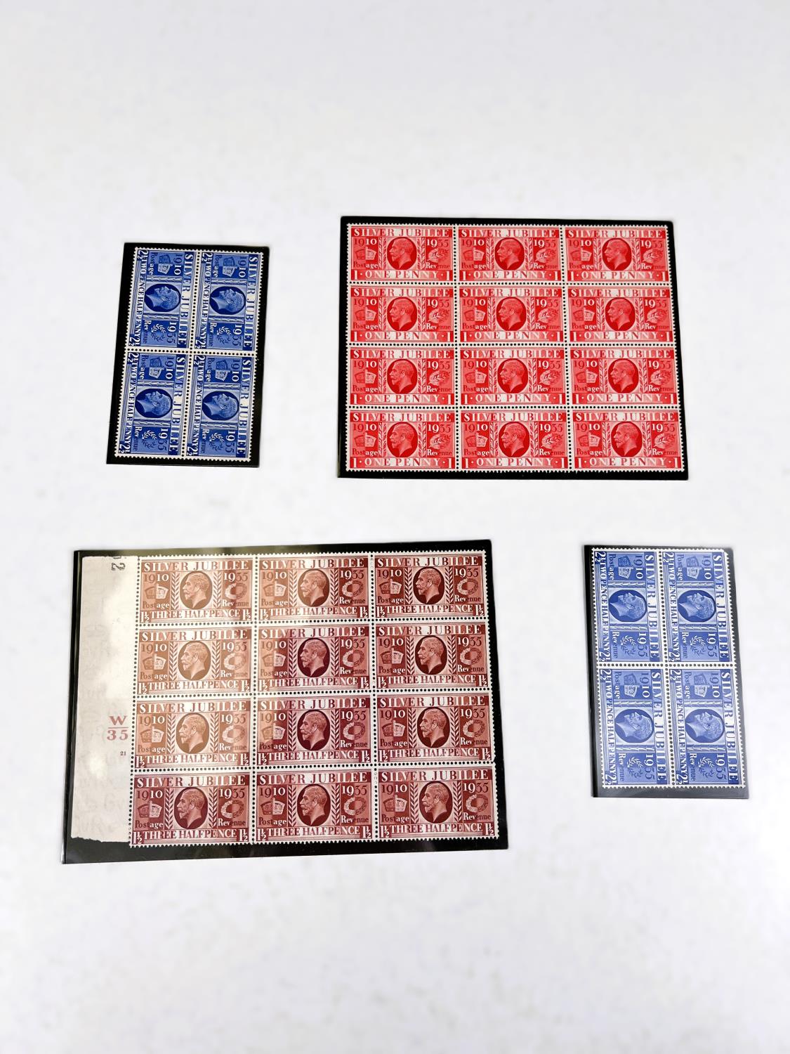 GB: GV, Silver Jubilee, 1935, U/M blocks. 1d (12), 1 1/2d (12), 2 1/2d (2x4)