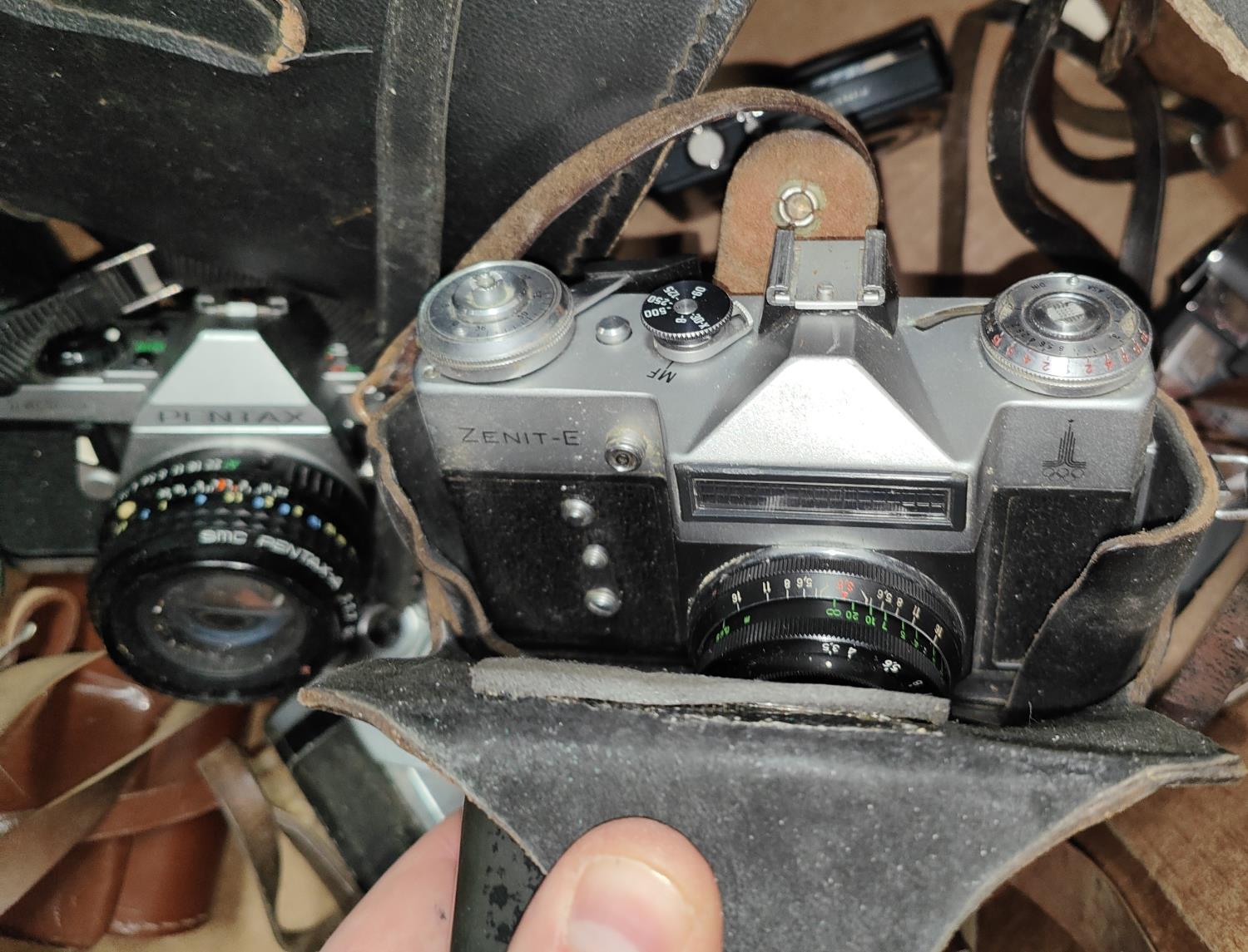 A collection of various vintage Agfa, Zenit cameras and binoculars - Image 2 of 2