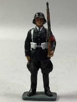 KING & COUNTRY, TWENTY-TWO LEIBSTANDARTE FIGURES