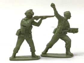 COLLECTION OF PLASTIC MODEL SOLDIERS,