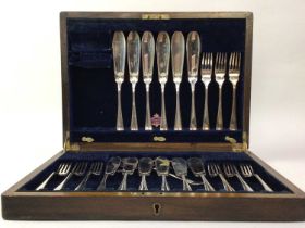 GROUP OF OF CUTLERY,