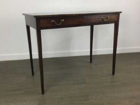 GEORGIAN MAHOGANY SIDE TABLE,