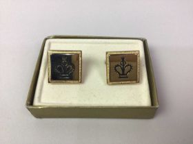 PAIR OF GOLD CUFFLINKS