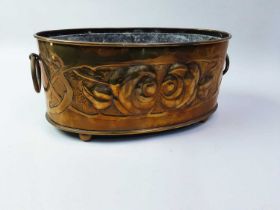 GLASGOW SCHOOL, ARTS & CRAFTS BRASS PLANTER, CIRCA 1900