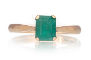 EMERALD RING,