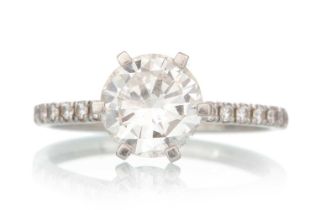 DIAMOND SOLITAIRE RING,