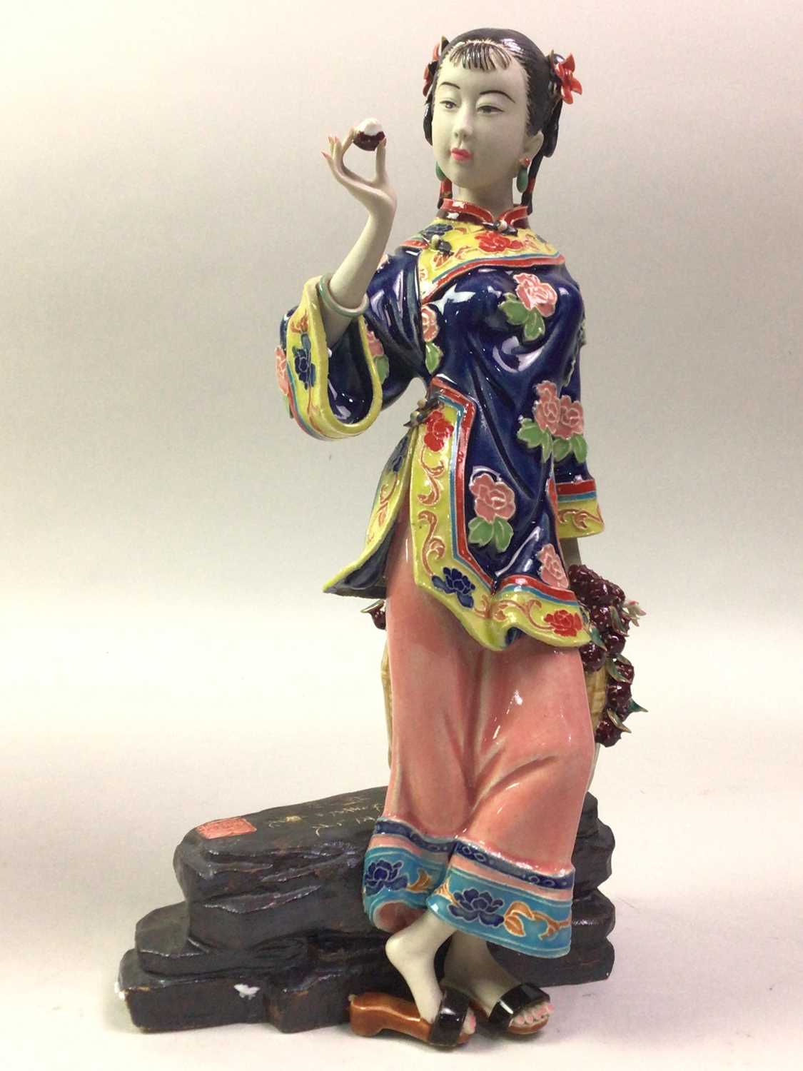 CHINESE CERAMIC FIGURE, LATE 20TH CENTURY