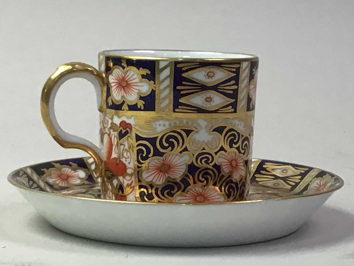 ROYAL CROWN DERBY COFFEE CUP AND SAUCER, ALONG WITH OTHER MIXED CERAMICS