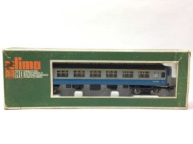 COLLECTION OF VINTAGE MODEL RAILWAY ITEMS,