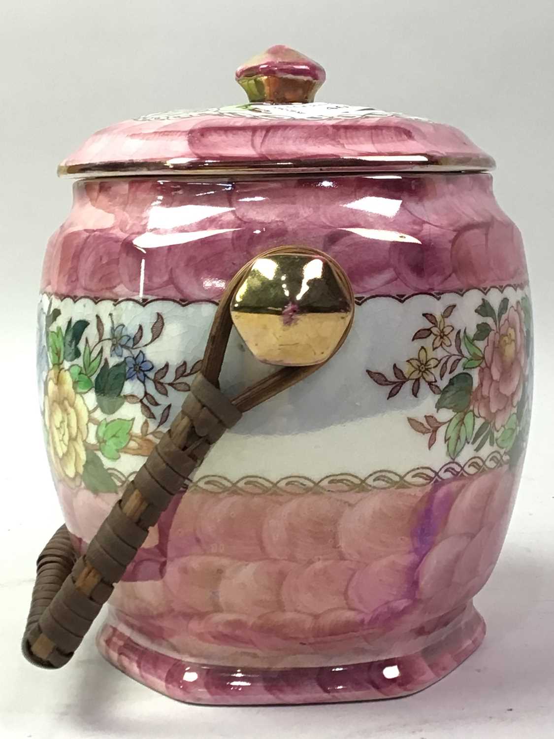 MALING BISCUIT JAR AND COVER, AND A MALING FRUIT BASKET