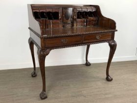 REPRODUCTION MAHOGANY ESCRITOIRE WRITING DESK, EARLY 20TH CENTURY