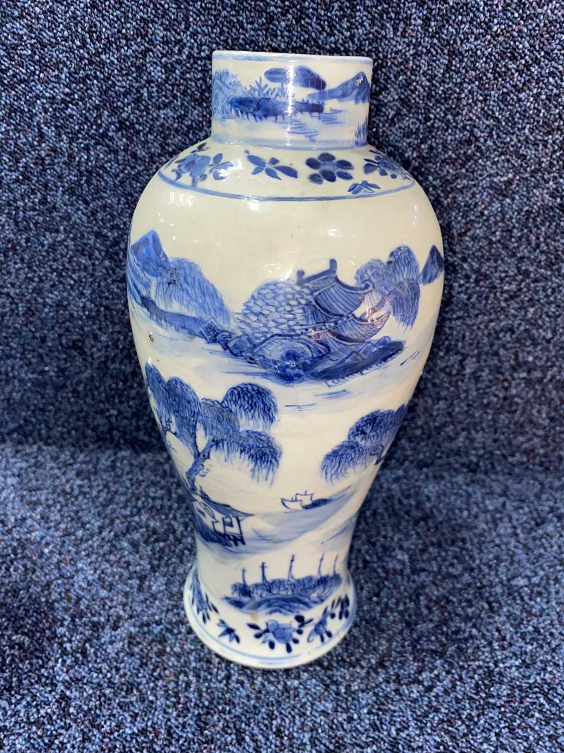 GROUP OF CHINESE BLUE AND WHITE VASES, 19TH CENTURY - Image 7 of 28