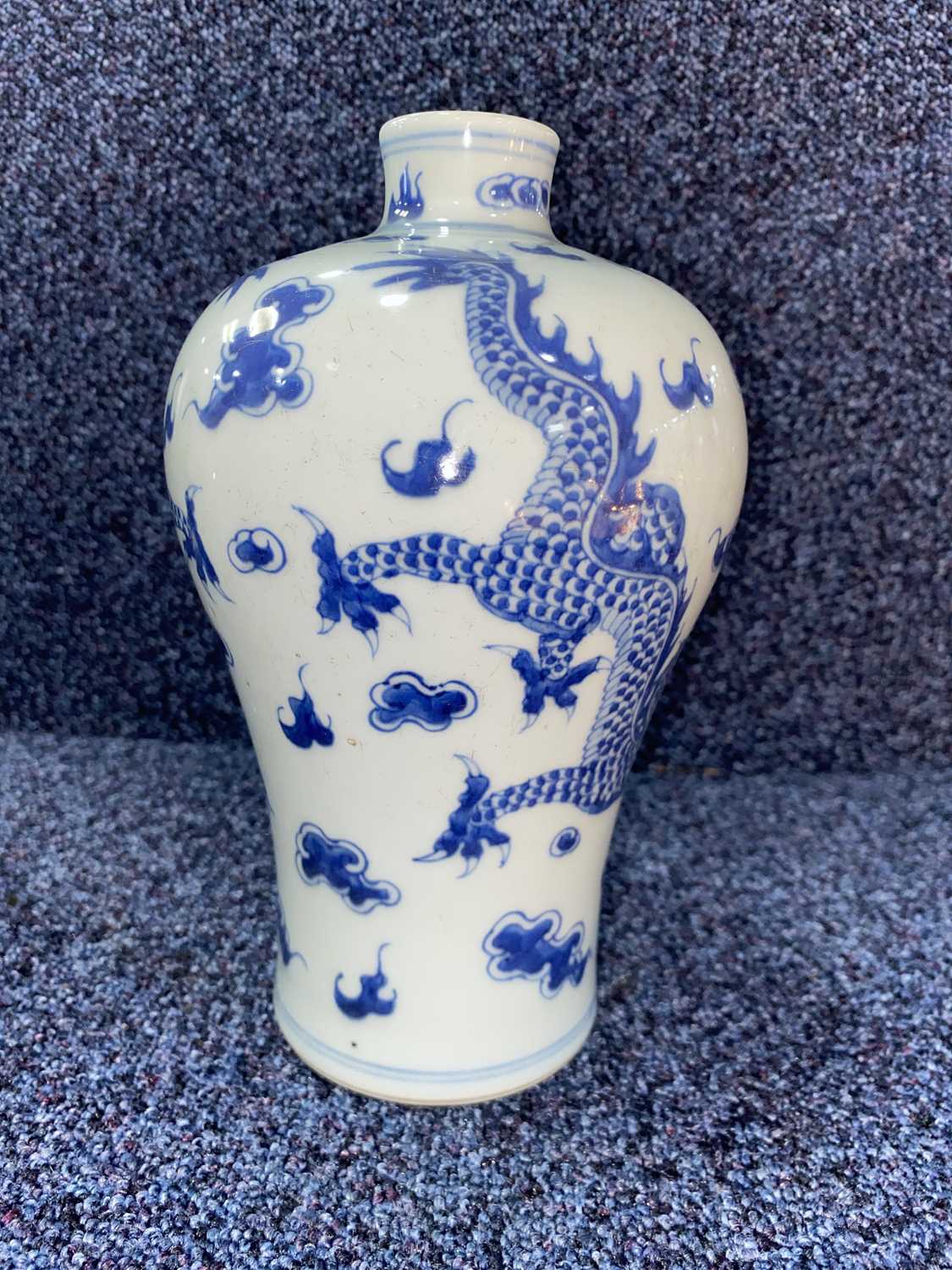 GROUP OF CHINESE BLUE AND WHITE VASES, 19TH CENTURY - Image 2 of 28