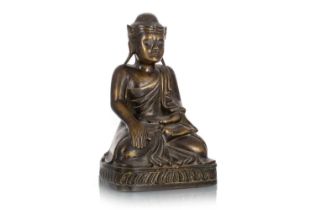 BURMESE MANDALAY-TYPE BRONZE BUDDHA, LATE 19TH/EARLY 20TH CENTURY