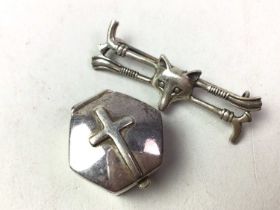 GROUP OF SMALL SILVER AND OTHER ITEMS,