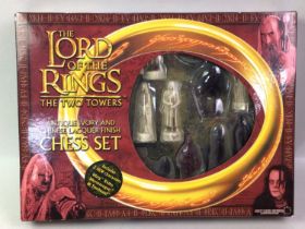 LORD OF THE RINGS, COLLECTORS MODELS, CHESS SET AND MAGAZINES