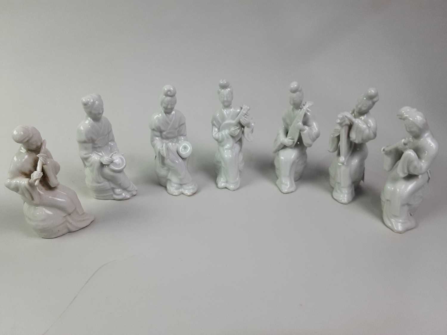 LARGE GROUP OF CHINESE BLANC DE CHINE FIGURES, 20TH CENTURY - Image 4 of 4