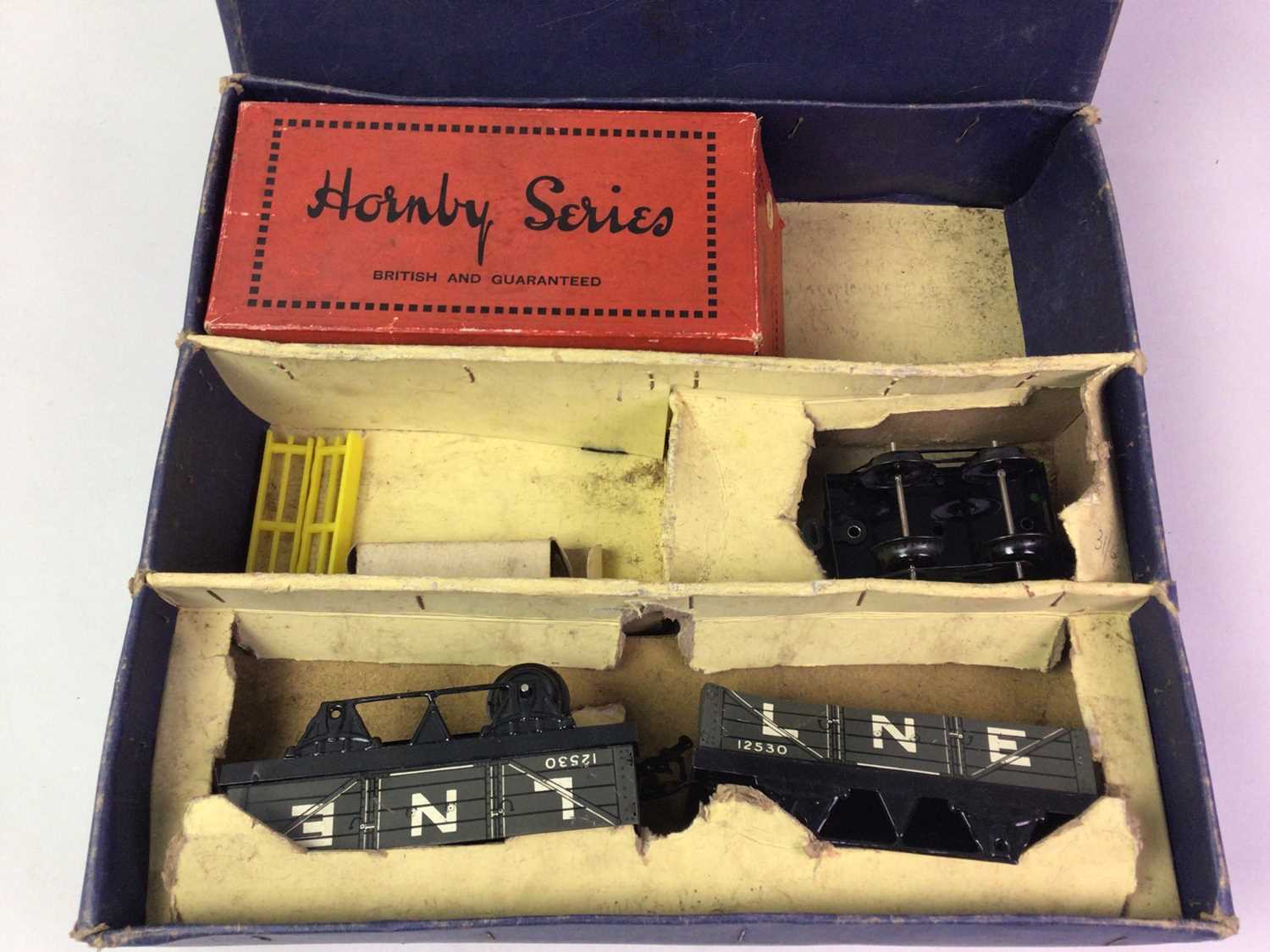 HORNBY O GAUGE CLOCKWORK M1 GOODS SET, - Image 2 of 3