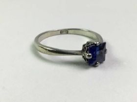 EIGHTEEN CARAT WHITE GOLD SAPPHIRE RING,