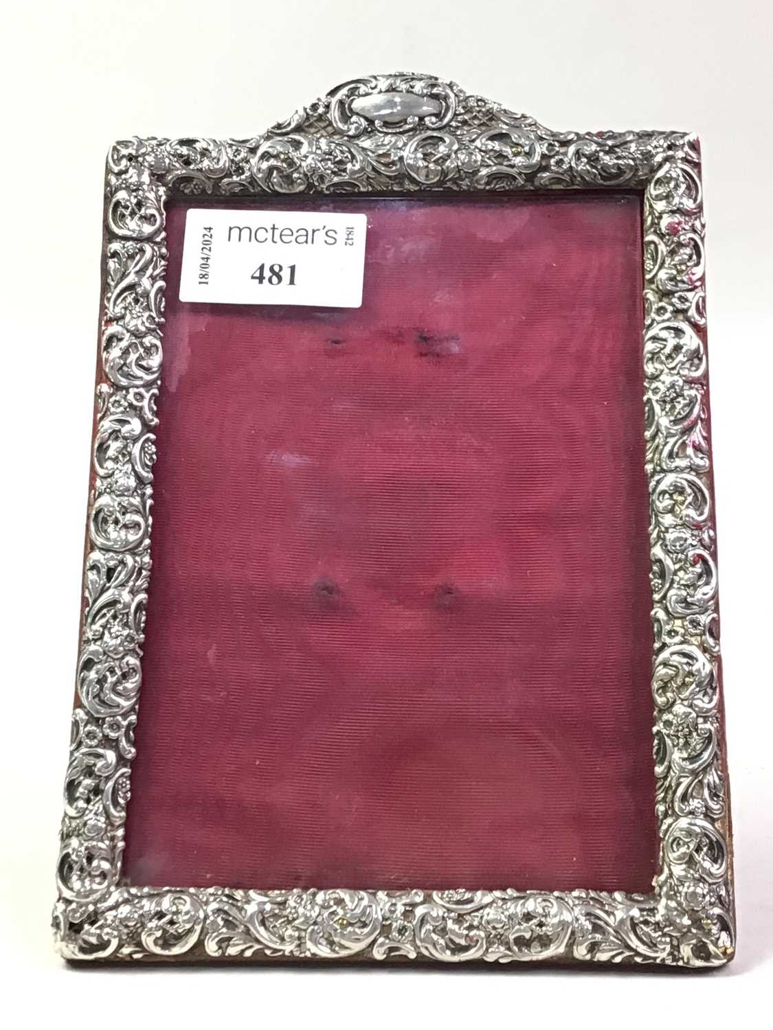 SILVER PHOTOGRAPH FRAME,